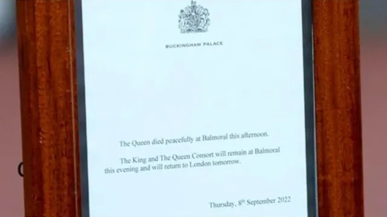 Veja o momento do comunicado da morte da rainha Elizabeth II | @SHORTS CNN