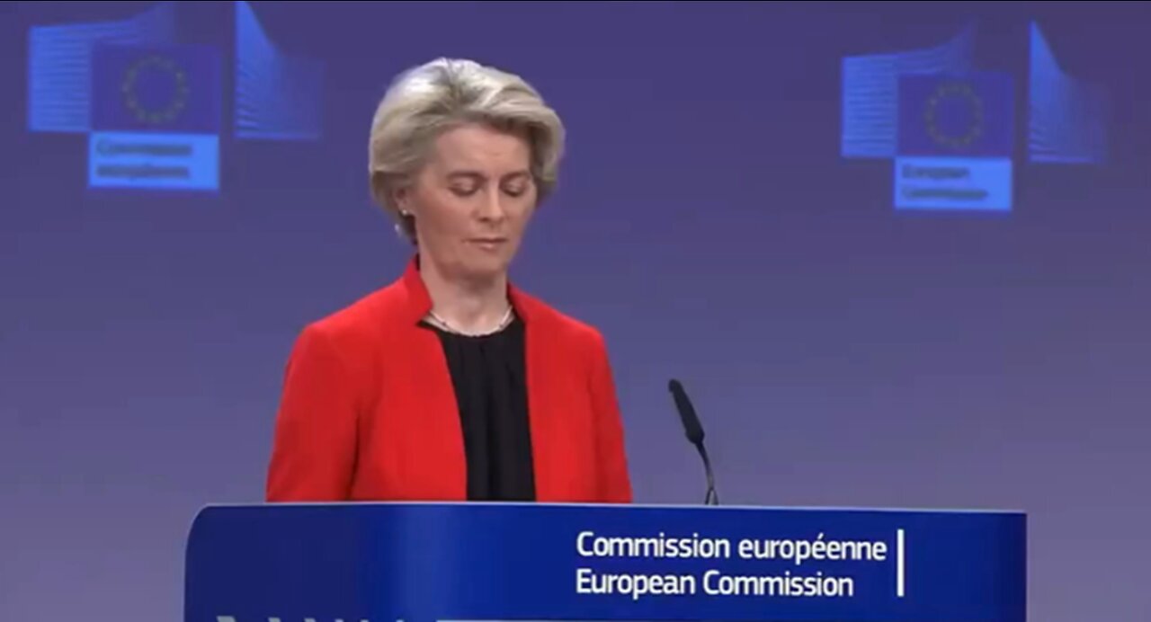 Corruption scandal in EU: Journalists shouting during a press conference with Von Der Lying