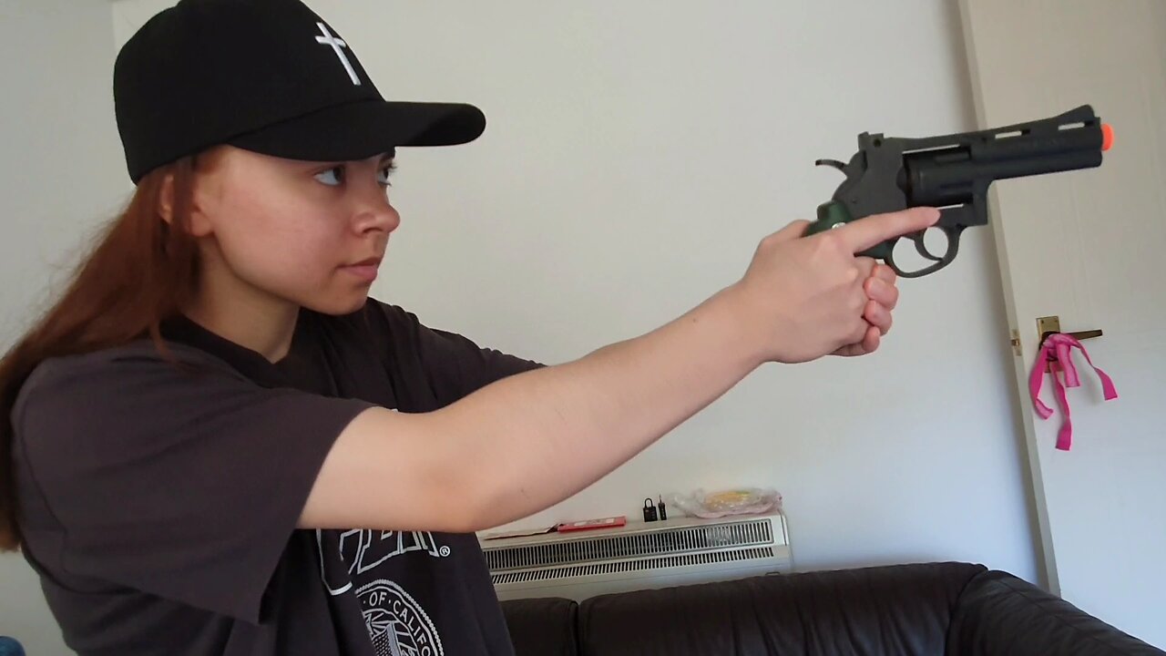 Bet Ya Didn’t Know Toy Guns Could Do This 🤫 (Self-Defence With BBs???)