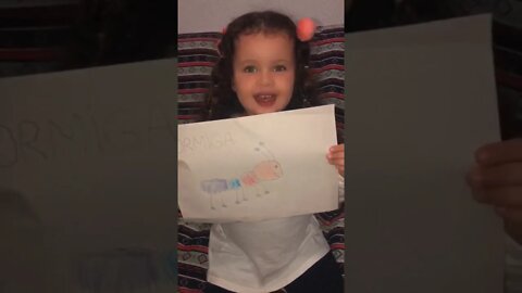 MOSTRANDO A TAREFA DA ESCOLA PARA A MINHA PROFESSORA - 孩子和妈妈跳舞 - お母さんと踊る子供 - طفل يرقص مع أمي