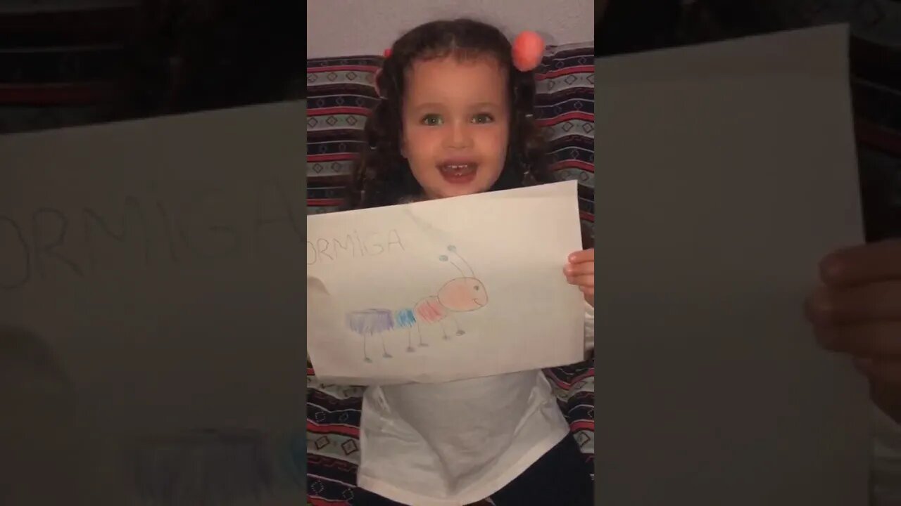 MOSTRANDO A TAREFA DA ESCOLA PARA A MINHA PROFESSORA - 孩子和妈妈跳舞 - お母さんと踊る子供 - طفل يرقص مع أمي