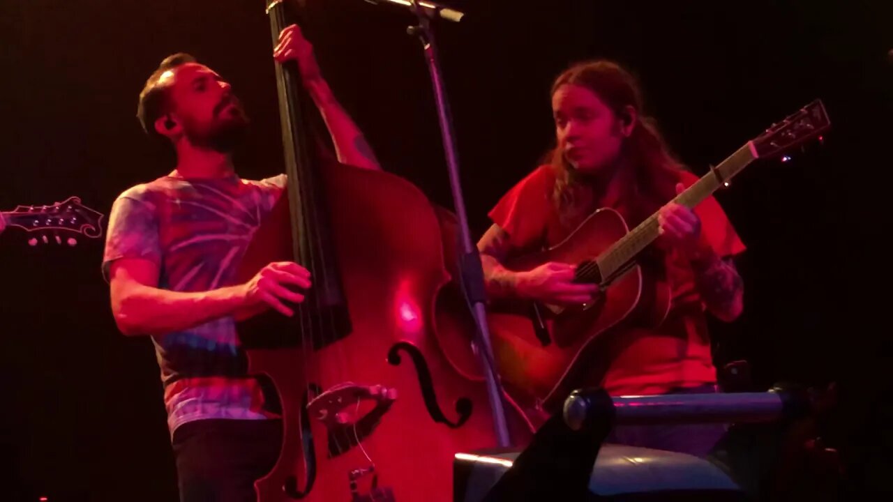 Billy Strings - Old Train + Turmoil & Tinfoil (Tour Closer)
