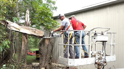 SHED DAMAGE?? STIHL MSA 200 Chainsaw!! 1025R Grapple!! Man-Lift!!