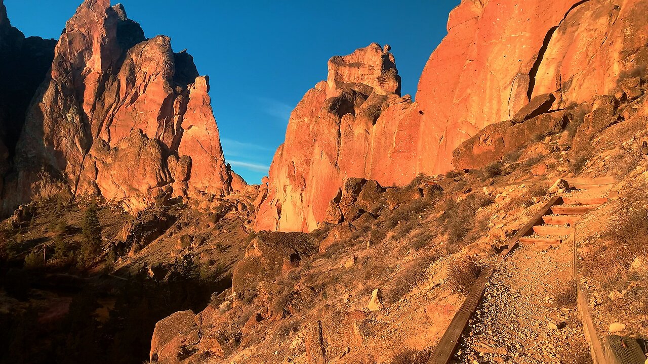 Exploring the "Morning Glory Wall" Zone @ Sunrise! | Smith Rock State Park | Central Oregon | 4K