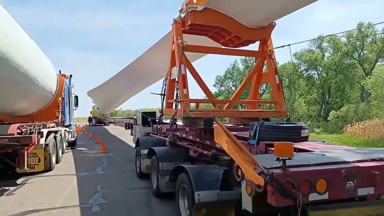 Transporting GIANT Windmill (Turbine) Blades