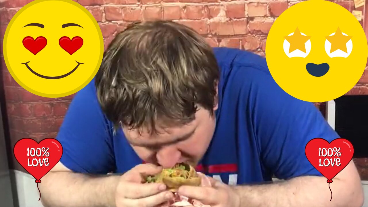 Foreigner Tries Shandong Jianbing for the First Time, Loves It So Much