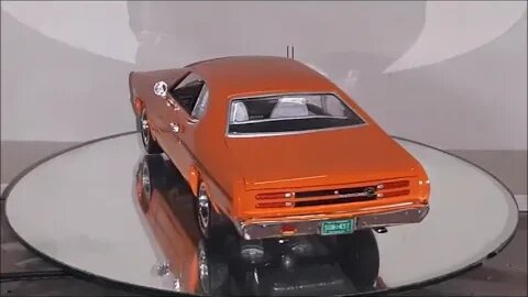 1:18 Auto World 1970 Plymouth Valiant Duster 340