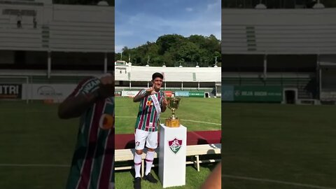 Treino aberto nas Laranjeiras - Cano com a taça do Cariocão 2022