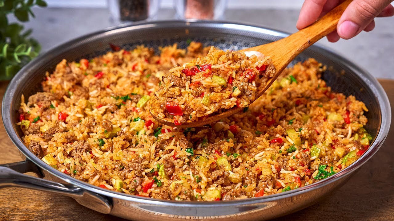 Try this simple recipe for ground beef with rice and vegetables! 👩‍🍳