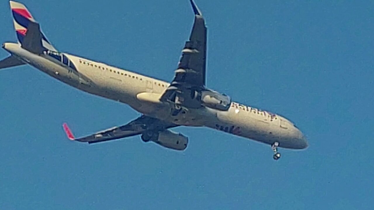 Airbus A321 PT-MXJ coming from Brasília to Fortaleza