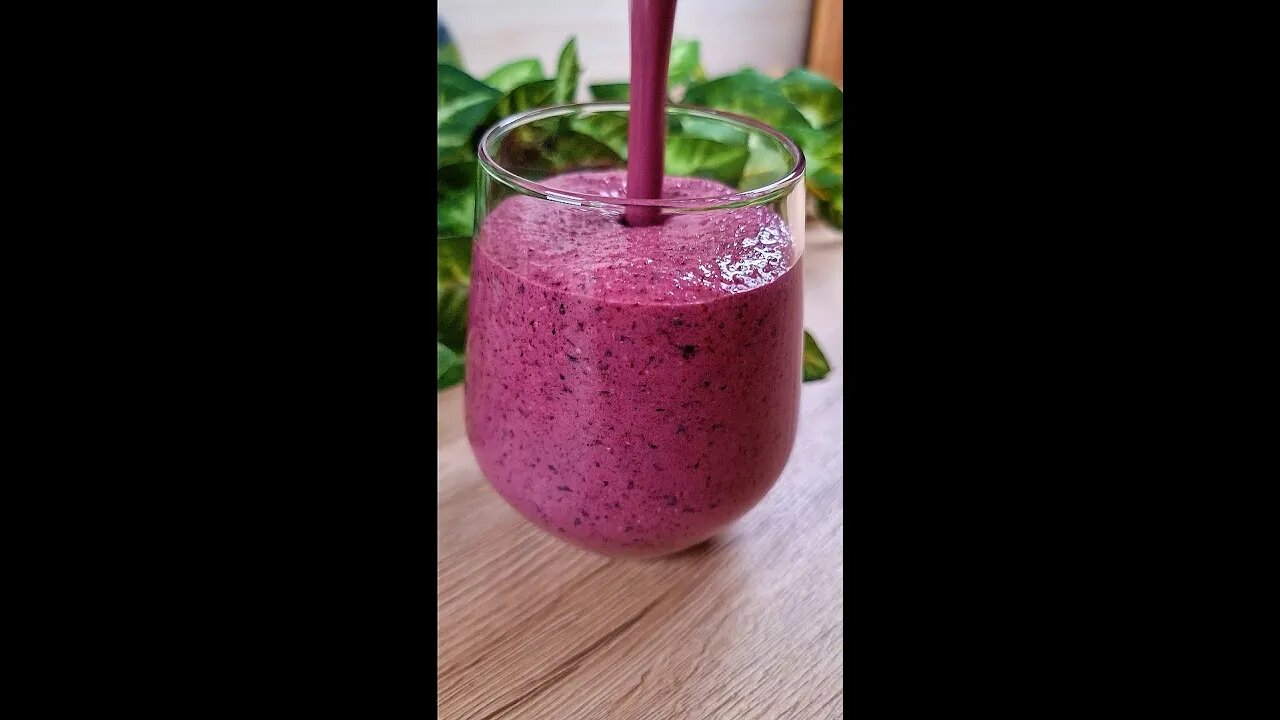 Try this delicious blueberry smoothie with oats!😋#shorts #smoothie