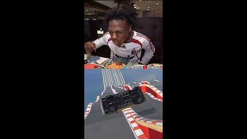 Speed tries pasta in Italy for the first time!