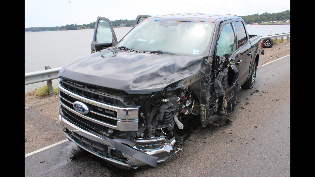 ACCIDENT SNARLS TRAFFIC ON KICKAPOO BRIDGE, ONALASKA TEXAS, 07/06/24...