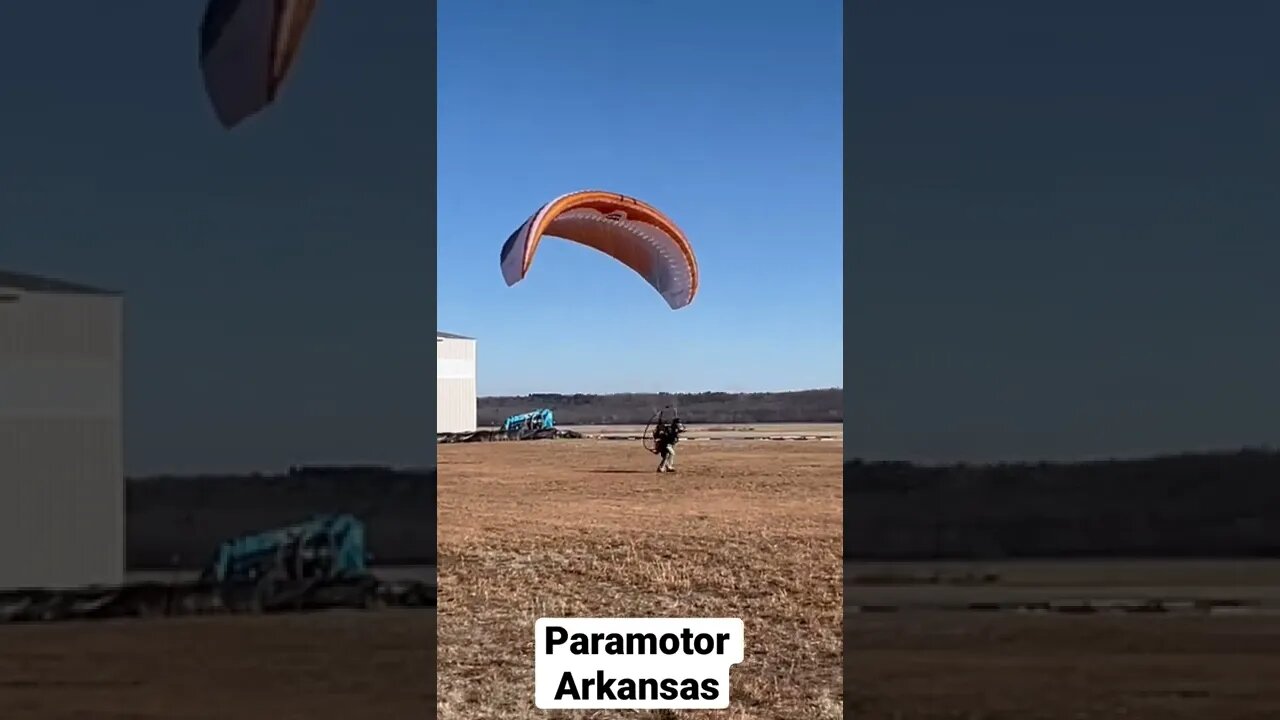 Students learning to fly at www.ParamotorArkansas.com