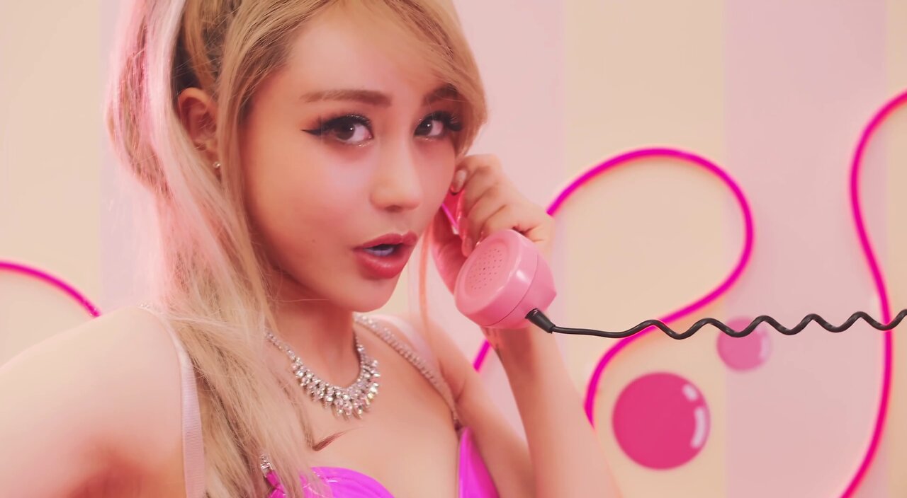 Wengie - Talk Talk