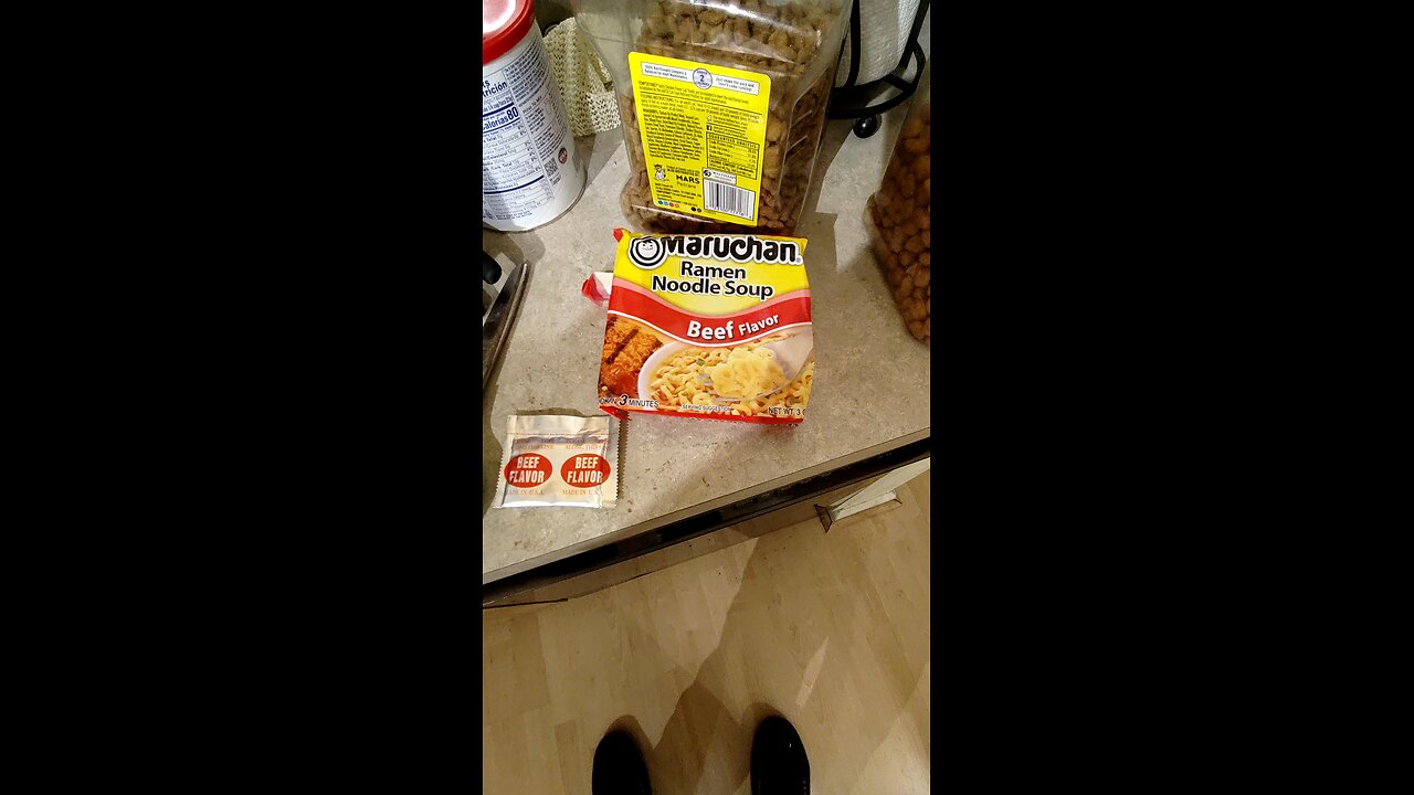 Eating Maruchan Ramen Noodle Beef Flavor, Dbn, MI, 11/13/24