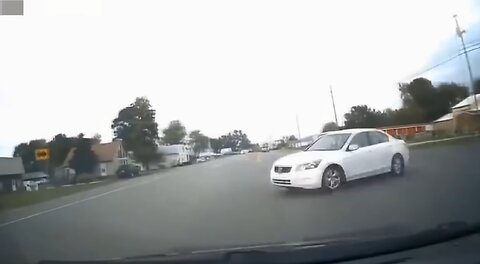 Best Car Crash Compilation - Noobs on Cars. Ep 2