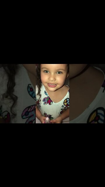 Eu amo sorvete de morango - I love strawberry ice cream - #shorts #linda #bebe