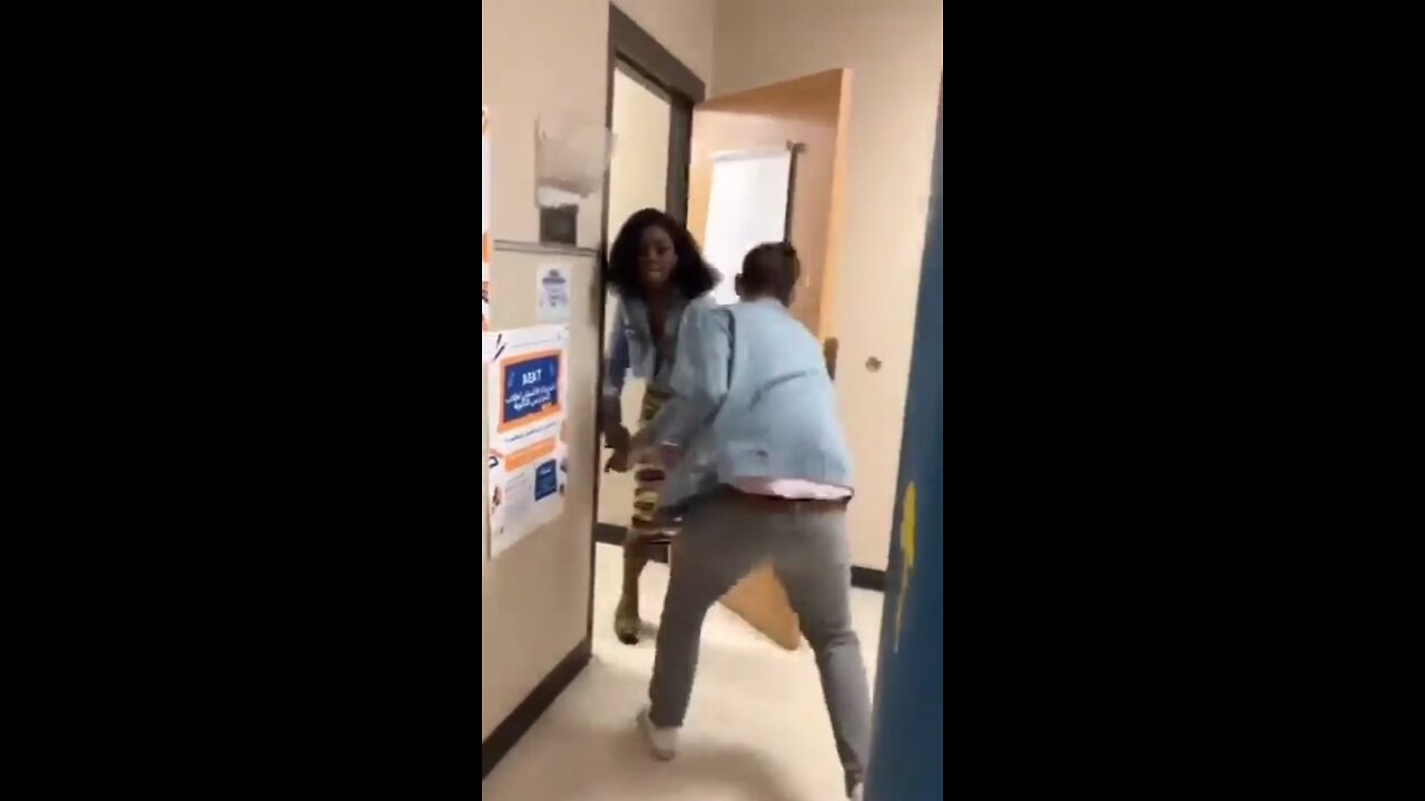 Student pepper sprays teacher