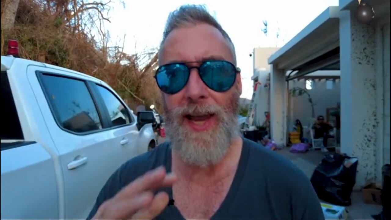 Jeff Berwick - Rising from the Ashes! On the ground footage from Acapulco after Hurricane Otis!