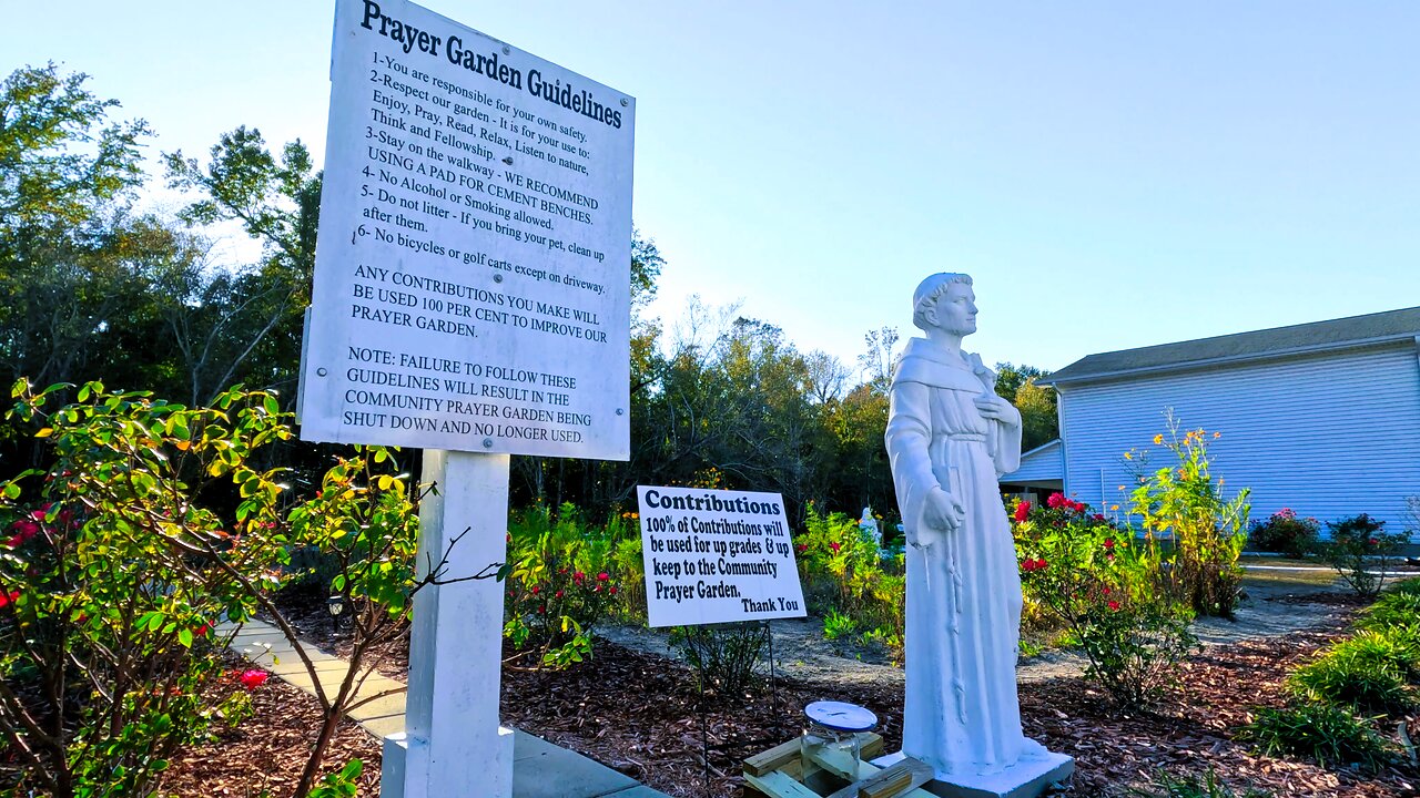 Exploring Waccamaw Shores Community Prayer Garden - Lake Waccamaw, NC - POV