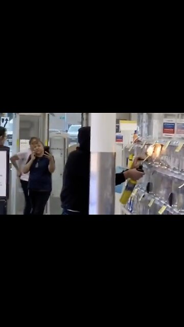 Thief Takes a BLOWTORCH to Locked Products in a Walgreens in LA