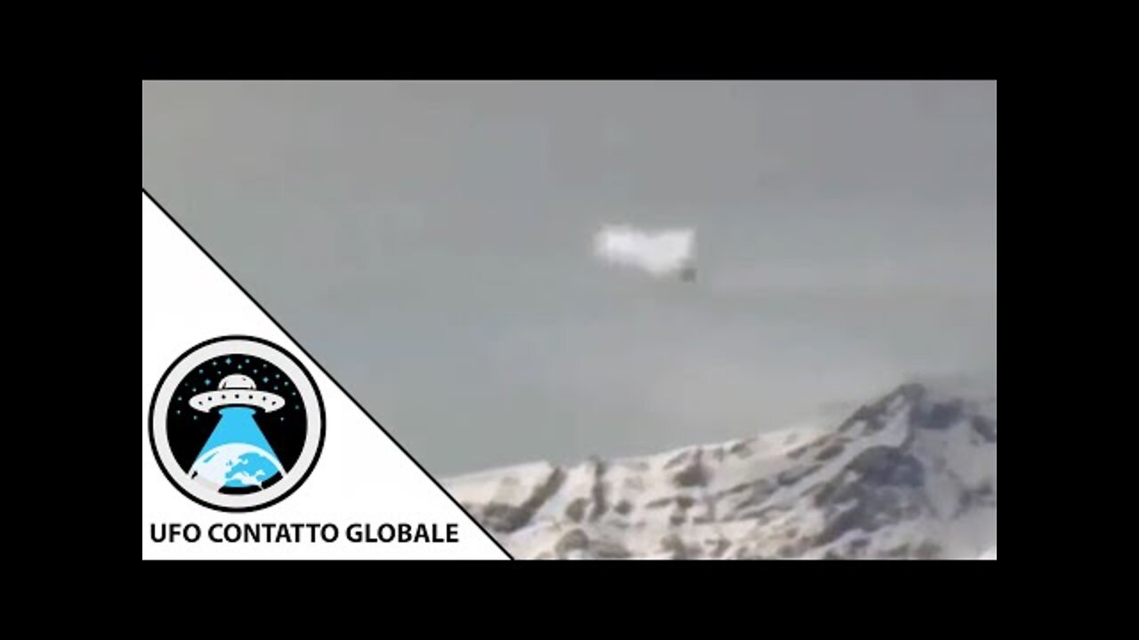 IRAN, huge UFO staziona sulla catena montuosa Alborz vicino Tehran