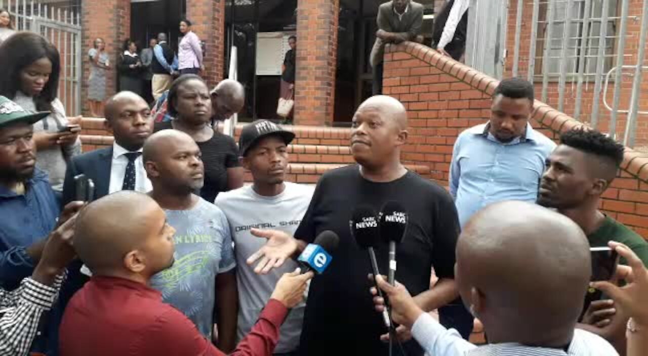 SOUTH AFRICA - Durban - Mampintsha outside Pinetown magistrates Court (Videos) (3J6)