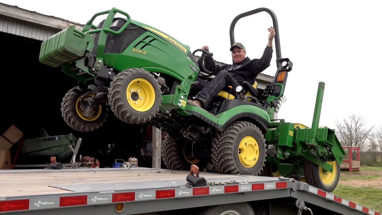 Raring To Go! Corn Planting! Deere 1025R, 1 Row Corn Planter!