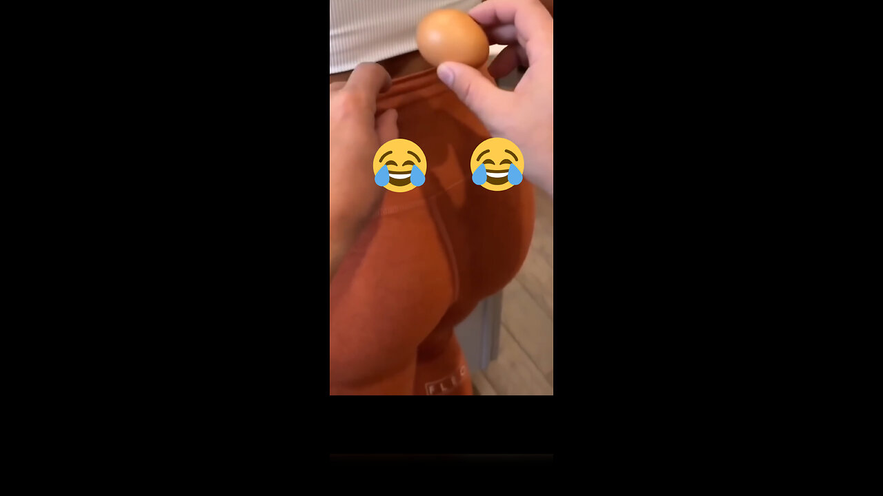 She put an egg in the anus🤣