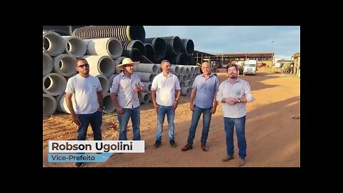 Deputado Ismael Crispin e vice-prefeito Robson Ugolini mostra os recusos que chegaram