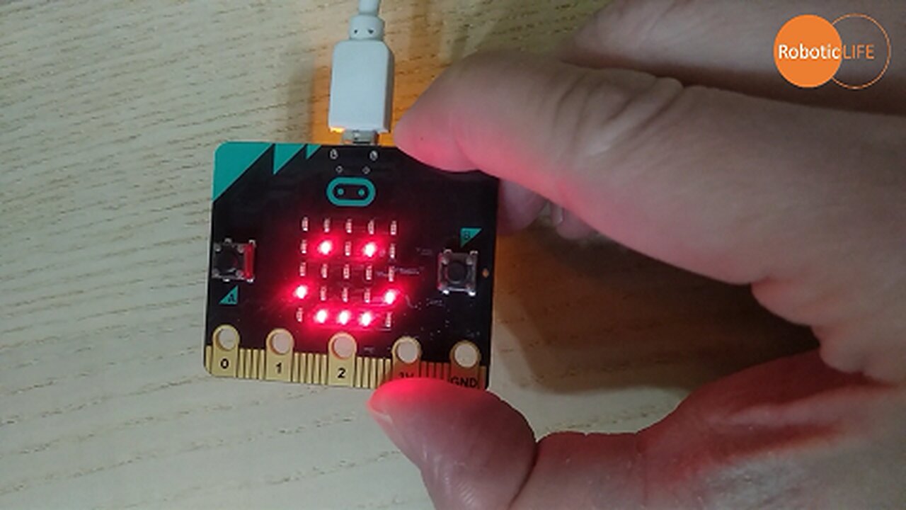 micro:bit STEM-旋轉顯示 (粵語)