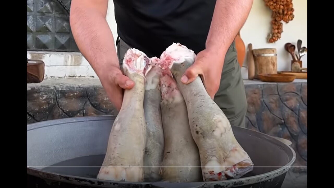 Beef Hooves Cooking by using 20 years old Recipe