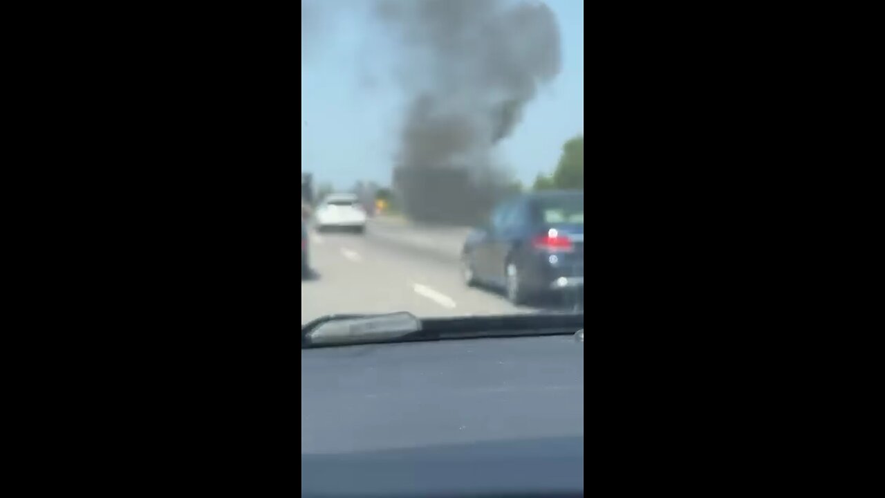 Trailer Fire On Highway 401 Cambridge Ontario