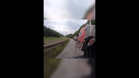 😮😮Close call - Biker VS Truck😮😮