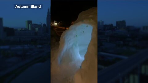 Akron family creates igloo masterpiece