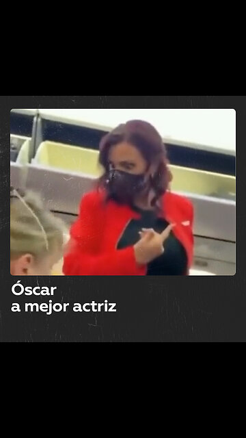 Mujer provoca incidente en un avión tras una 'gran actuación'