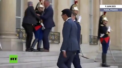 Macron's French Guard Drops