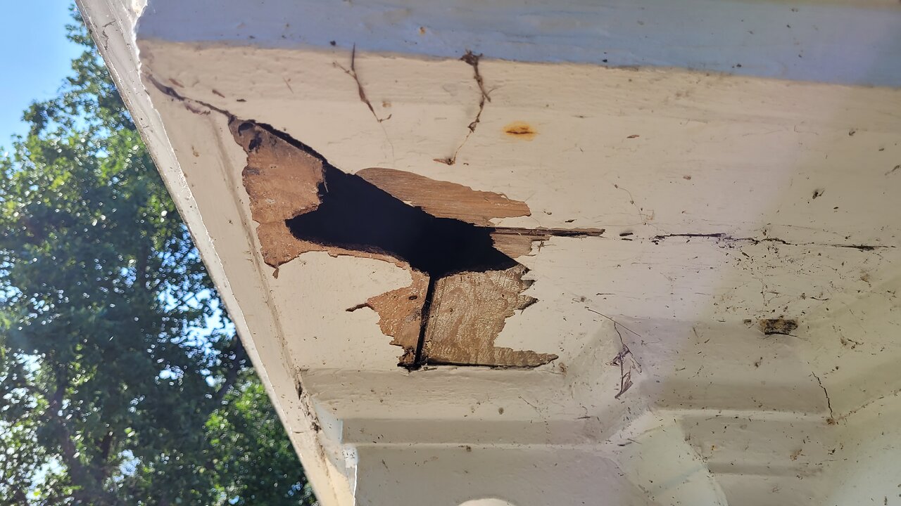 Spooky Mansion Soffits