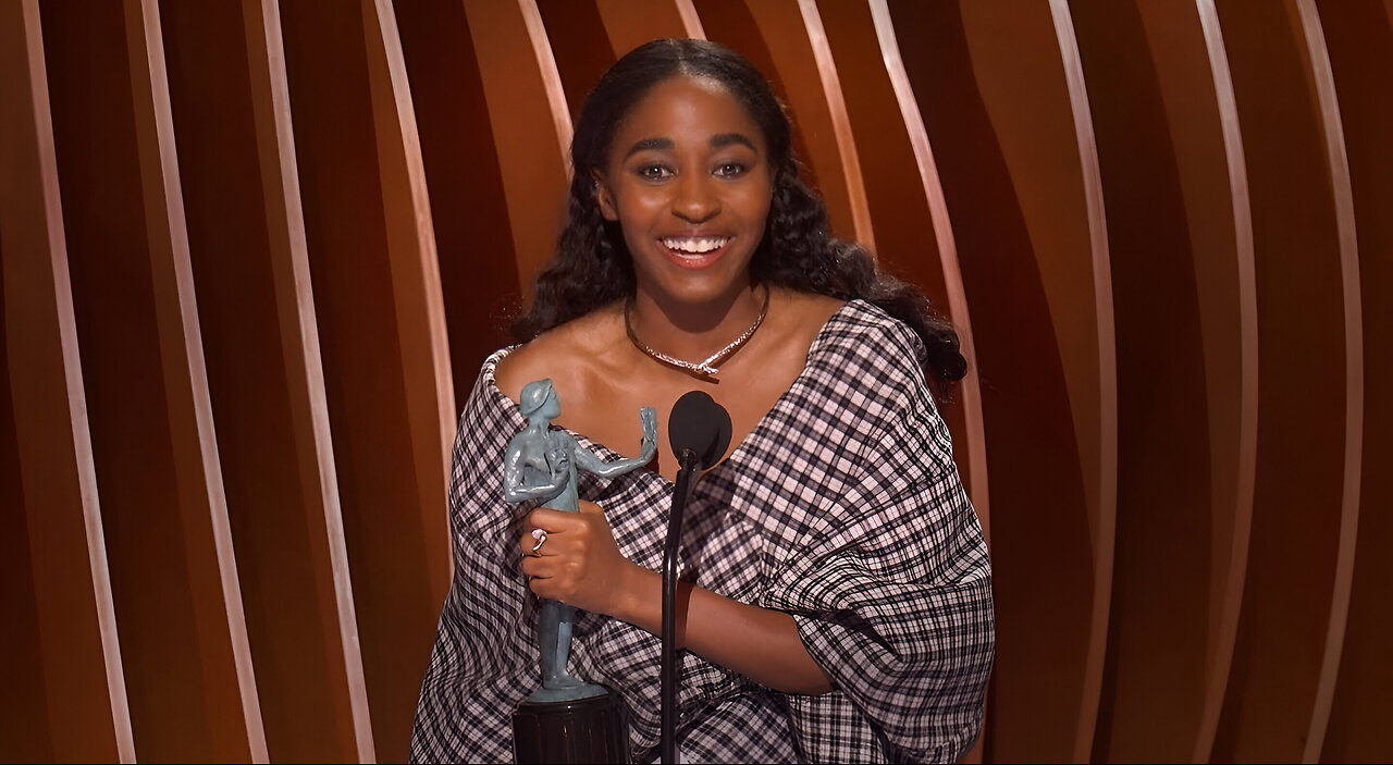 Ayo Edebiri: Award Acceptance Speech | The 30th Annual SAG Awards