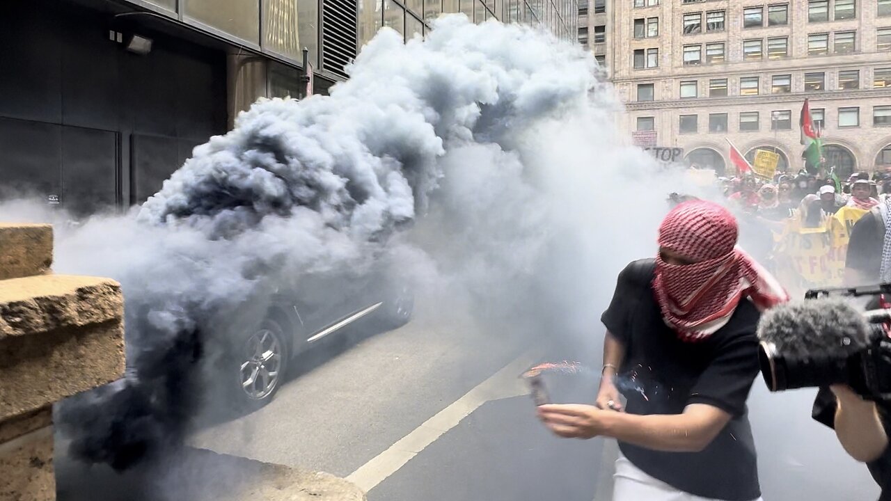 Flares Set, Arrest Made at Pro-Palestine March in NYC