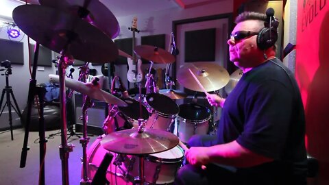 Amateur Drummer Plays Comfortably Numb Cover - Pink Floyd