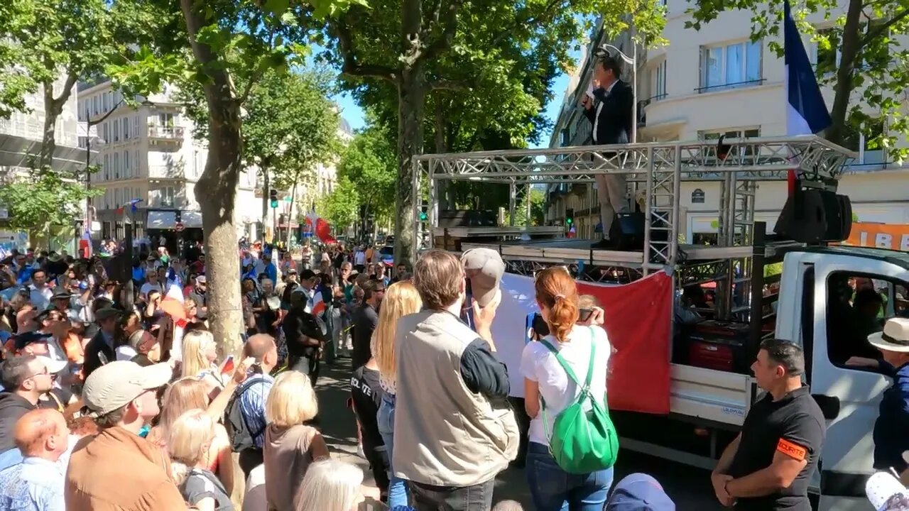 Marche nationale pour les libertés place du Palais Royal à Paris le 02-07-2022 - Vidéo 15