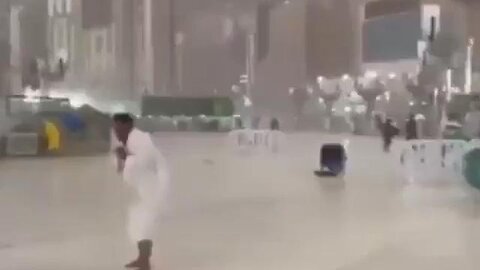 GOD IS BOWLING FOR MUSLIMS IN MECCA!