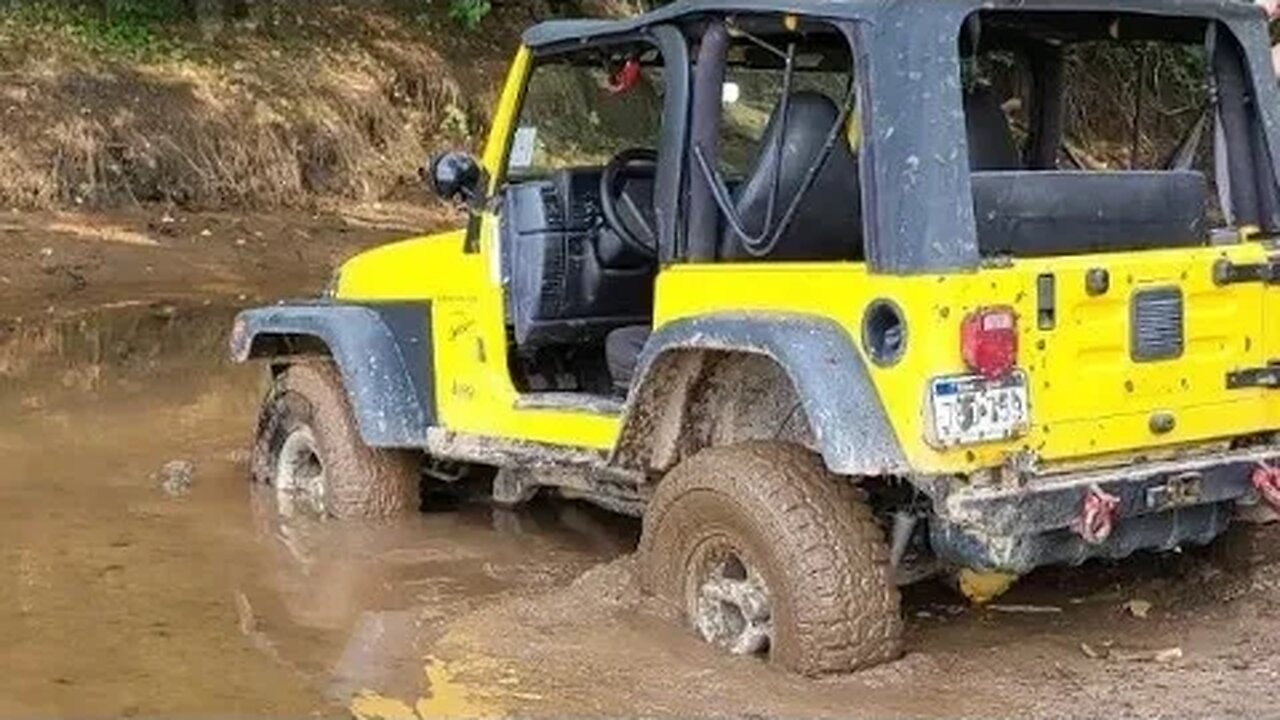 I buried my Jeep Wrangler TJ in a RIVER!