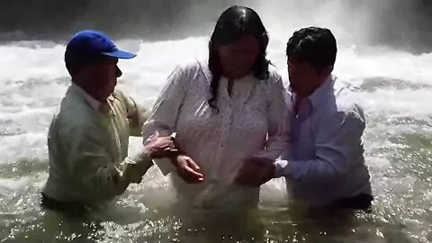 Bautizo en Agua Hnas Yraida Pinedo Armandita Luisa Quispe Liz Melgarejo