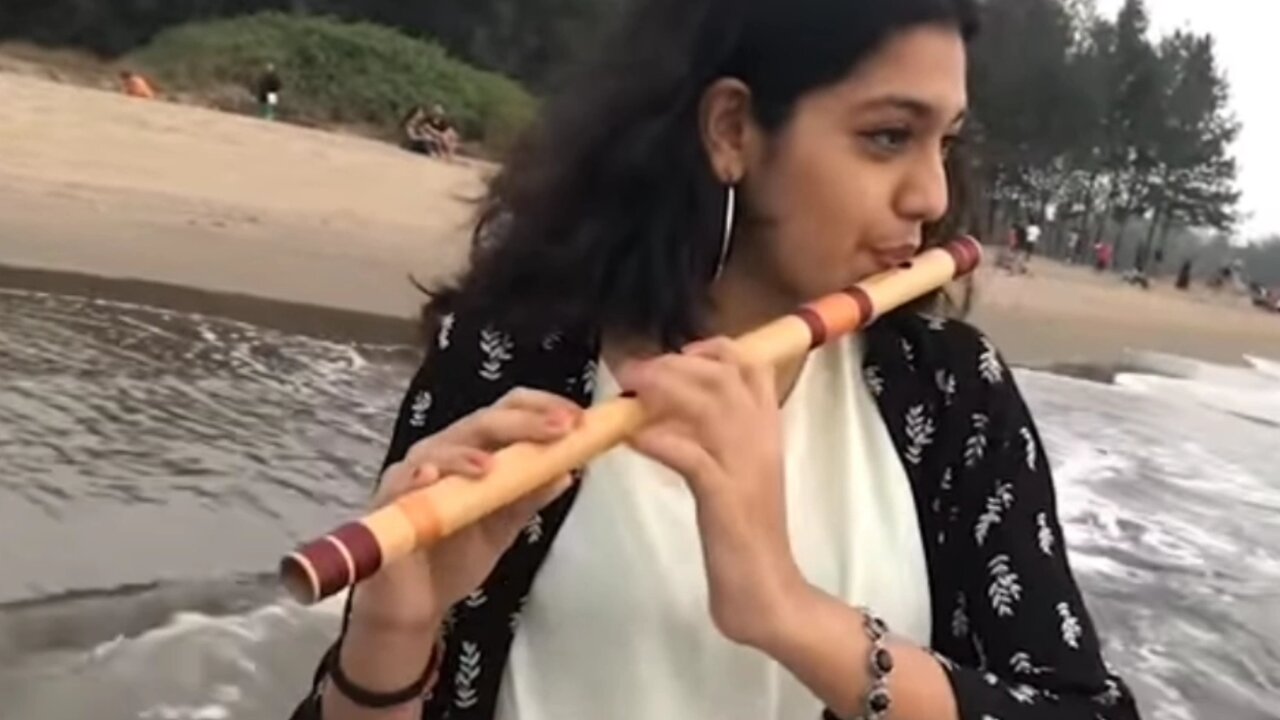 Tere mere hothon pe flute music.