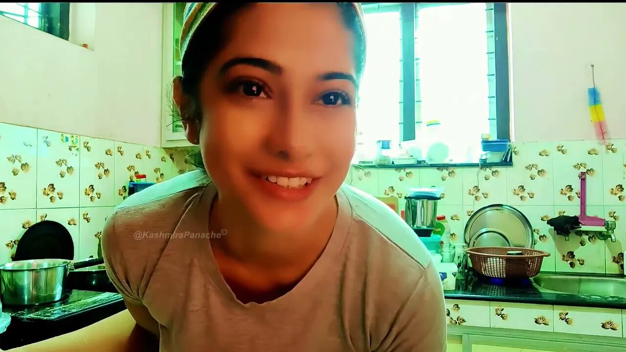 Aaj dimag nahi chal raha l Meena के Daily Vlogs -#MeenakeDailyVlogs #kashmirapanache #kashmira