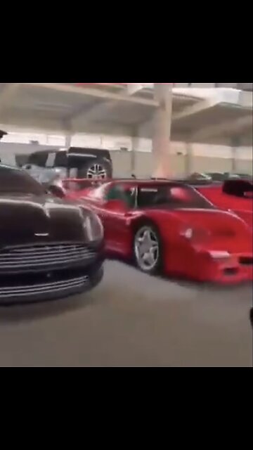 ISLAMIC AL-QAEDA JIHADIST 🥷🕌🏎️🚙📸SEIZE SYRIA PRESIDENT PALACE GARAGE🇸🇾🕌🛻🚘🥷