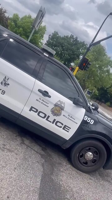 Liberal zone with the police don't do nothing 😠